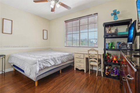 Villa ou maison à vendre à Miami, Floride: 5 chambres, 338.63 m2 № 1785830 - photo 27