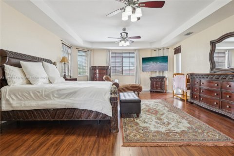 Villa ou maison à vendre à Miami, Floride: 5 chambres, 338.63 m2 № 1785830 - photo 17