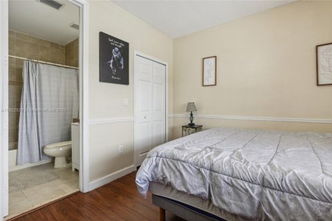Villa ou maison à vendre à Miami, Floride: 5 chambres, 338.63 m2 № 1785830 - photo 26