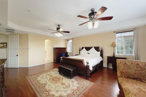 Villa ou maison à vendre à Miami, Floride: 5 chambres, 338.63 m2 № 1785830 - photo 19