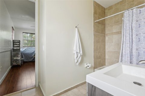 Villa ou maison à vendre à Miami, Floride: 5 chambres, 338.63 m2 № 1785830 - photo 24