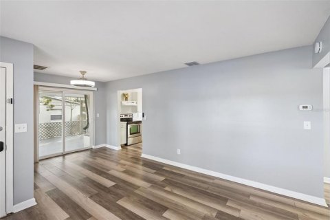 Casa en venta en Minneola, Florida, 3 dormitorios, 75.53 m2 № 2234121 - foto 9