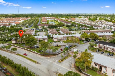 Condo in Miami, Florida, 2 bedrooms  № 2082899 - photo 30