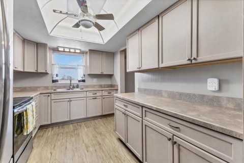 Condo in Bradenton, Florida, 2 bedrooms  № 1629557 - photo 10