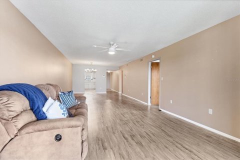 Condo in Bradenton, Florida, 2 bedrooms  № 1629557 - photo 7
