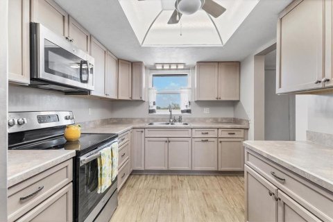 Condo in Bradenton, Florida, 2 bedrooms  № 1629557 - photo 11