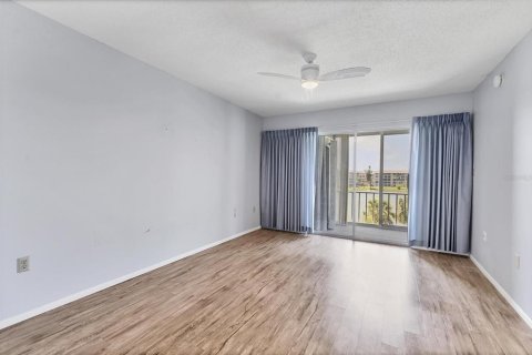 Condo in Bradenton, Florida, 2 bedrooms  № 1629557 - photo 15