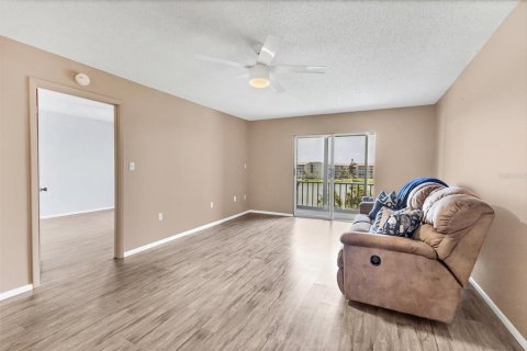 Condo in Bradenton, Florida, 2 bedrooms  № 1629557 - photo 6