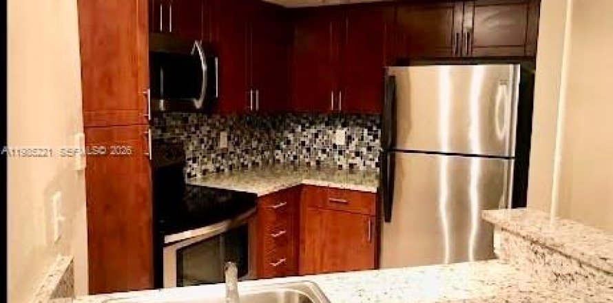 Кондоминиум с 1 спальней в Санрайз, Флорида № 2050890