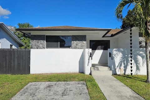 Таунхаус в Катлер-Бей, Флорида 2 спальни, 218.6м2 № 2003535