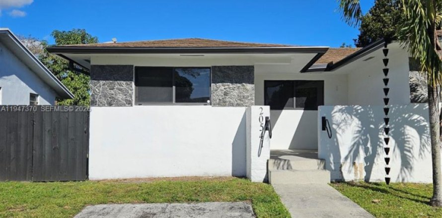 Таунхаус в Катлер-Бей, Флорида 2 спальни, 218.6м2 № 2003535