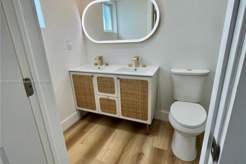 Adosado en alquiler en Miami, Florida, 3 dormitorios, 107.4 m2 № 1953730 - foto 27