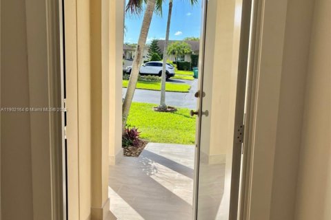 Adosado en alquiler en Miami, Florida, 3 dormitorios, 107.4 m2 № 1953730 - foto 6