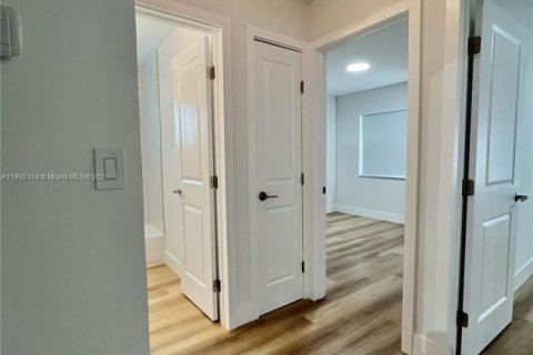 Adosado en alquiler en Miami, Florida, 3 dormitorios, 107.4 m2 № 1953730 - foto 17