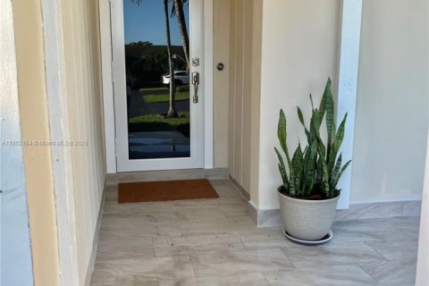 Adosado en alquiler en Miami, Florida, 3 dormitorios, 107.4 m2 № 1953730 - foto 4