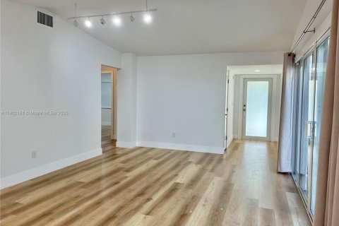 Adosado en alquiler en Miami, Florida, 3 dormitorios, 107.4 m2 № 1953730 - foto 10