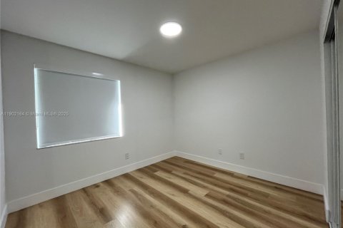 Adosado en alquiler en Miami, Florida, 3 dormitorios, 107.4 m2 № 1953730 - foto 18