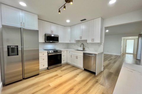 Adosado en alquiler en Miami, Florida, 3 dormitorios, 107.4 m2 № 1953730 - foto 13