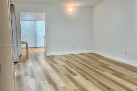 Adosado en alquiler en Miami, Florida, 3 dormitorios, 107.4 m2 № 1953730 - foto 8