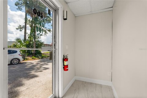 Immobilier commercial à louer à Sanford, Floride: 513.29 m2 № 2105808 - photo 4