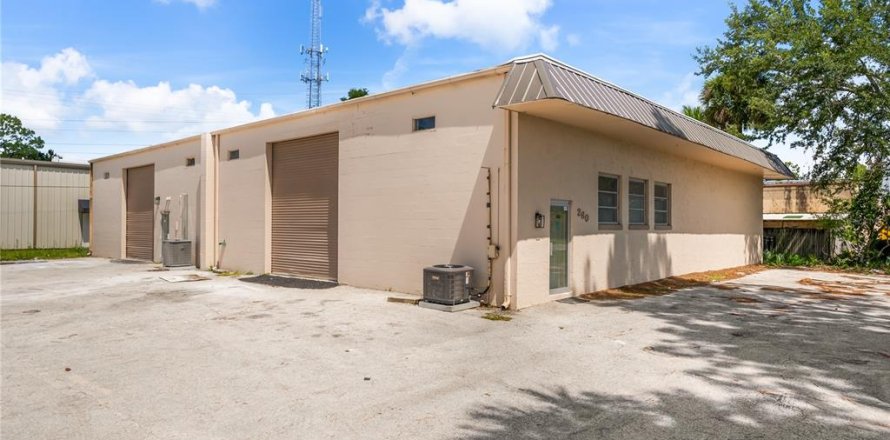 Immobilier commercial à Sanford, Floride 513.29 m2 № 2105808