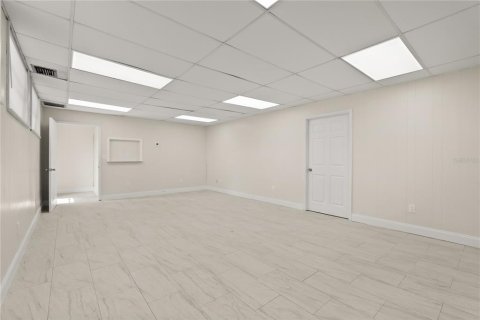 Immobilier commercial à louer à Sanford, Floride: 513.29 m2 № 2105808 - photo 7