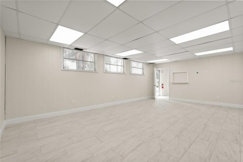 Immobilier commercial à louer à Sanford, Floride: 513.29 m2 № 2105808 - photo 6