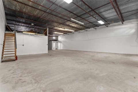 Immobilier commercial à louer à Sanford, Floride: 513.29 m2 № 2105808 - photo 11