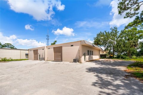 Immobilier commercial à louer à Sanford, Floride: 513.29 m2 № 2105808 - photo 2