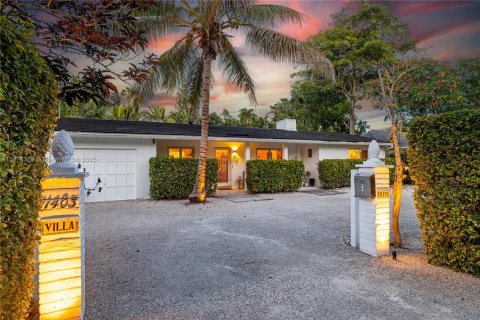 House in Biscayne Park, Florida 3 bedrooms, 133.59 sq.m. № 1980988 - photo 2