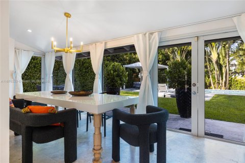 House in Biscayne Park, Florida 3 bedrooms, 133.59 sq.m. № 1980988 - photo 6