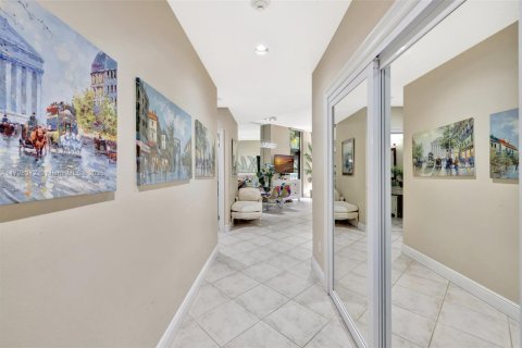 Condominio en venta en Aventura, Florida, 1 dormitorio, 109.62 m2 № 1728288 - foto 3