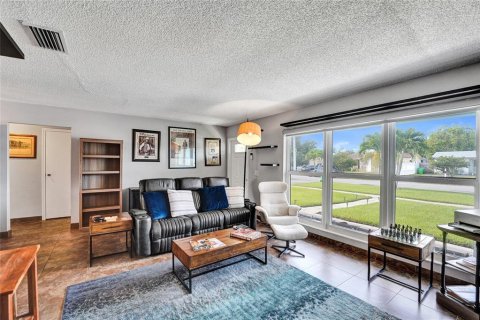 Casa en venta en Sunrise, Florida, 2 dormitorios, 143.81 m2 № 2223355 - foto 20