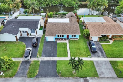 Casa en venta en Sunrise, Florida, 2 dormitorios, 143.81 m2 № 2223355 - foto 5