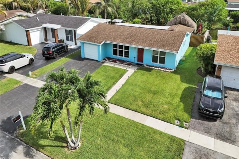 Casa en venta en Sunrise, Florida, 2 dormitorios, 143.81 m2 № 2223355 - foto 3