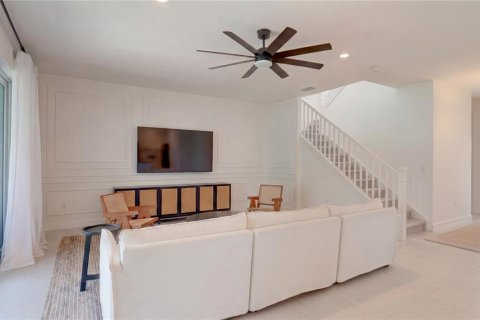 Villa ou maison à louer à Wesley Chapel, Floride: 4 chambres, 240.71 m2 № 2167444 - photo 12