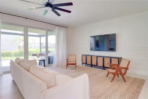Villa ou maison à louer à Wesley Chapel, Floride: 4 chambres, 240.71 m2 № 2167444 - photo 13