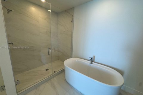 Condominio en alquiler en Sunny Isles Beach, Florida, 2 dormitorios, 155.61 m2 № 1982554 - foto 21