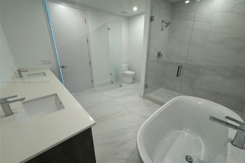 Condominio en alquiler en Sunny Isles Beach, Florida, 2 dormitorios, 155.61 m2 № 1982554 - foto 22