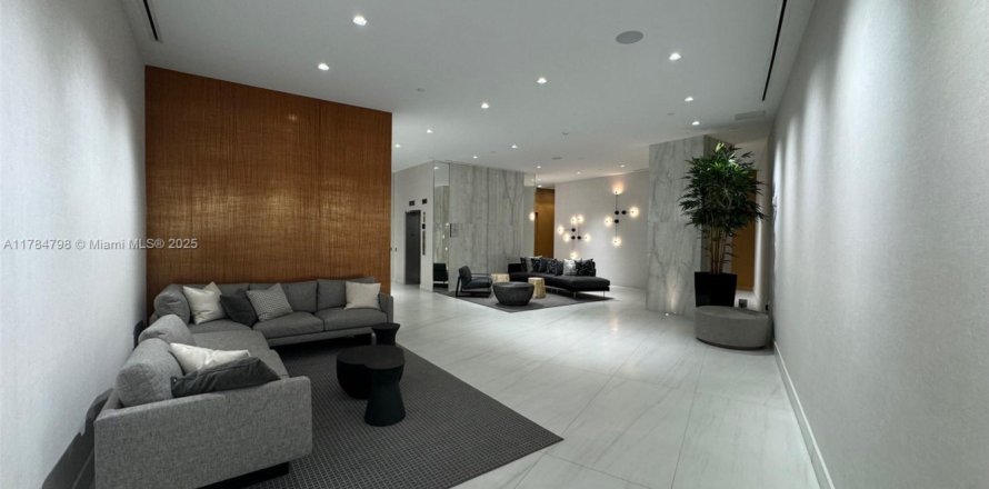 Condominio en Sunny Isles Beach, Florida, 2 dormitorios  № 1982554