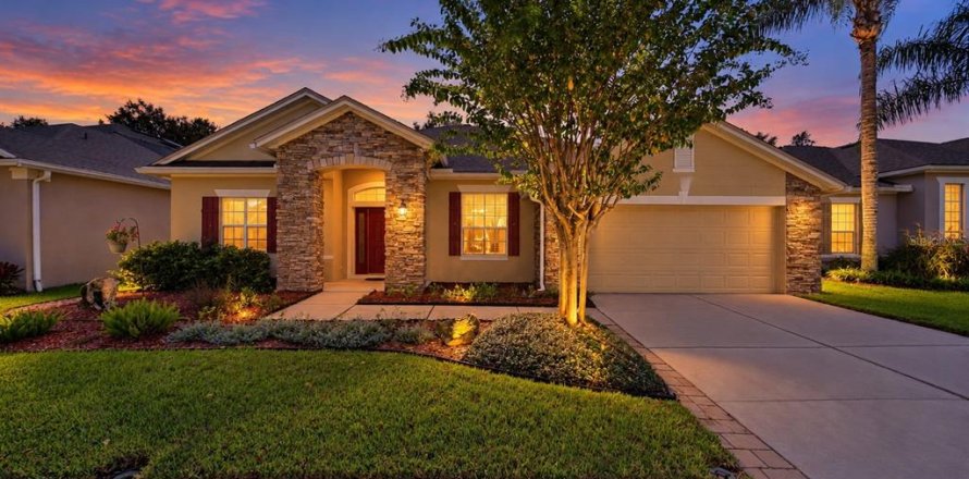 Villa ou maison à Land O' Lakes, Floride 3 chambres, 235.14 m2 № 2419379