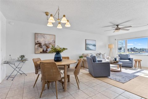 Condominio en venta en Saint Petersburg, Florida, 2 dormitorios, 97.55 m2 № 2099072 - foto 10