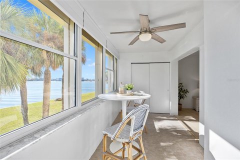 Condominio en venta en Saint Petersburg, Florida, 2 dormitorios, 97.55 m2 № 2099072 - foto 20