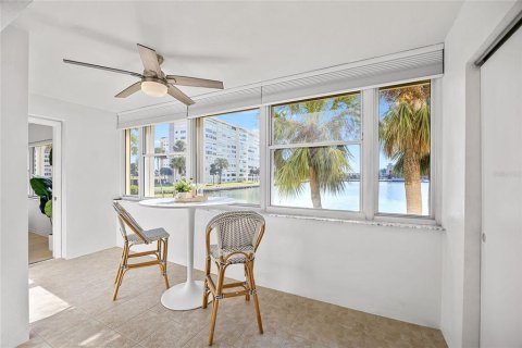Condominio en venta en Saint Petersburg, Florida, 2 dormitorios, 97.55 m2 № 2099072 - foto 19