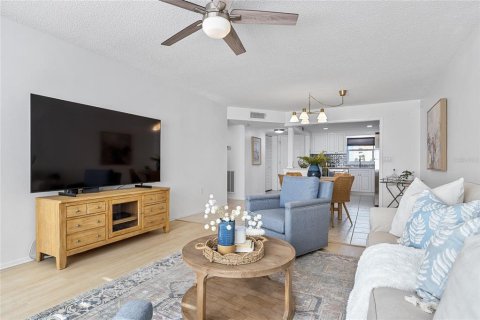 Condominio en venta en Saint Petersburg, Florida, 2 dormitorios, 97.55 m2 № 2099072 - foto 12