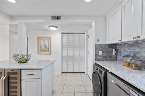 Condominio en venta en Saint Petersburg, Florida, 2 dormitorios, 97.55 m2 № 2099072 - foto 8