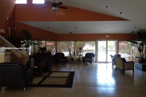 Condo in Tamarac, Florida, 1 bedroom  № 2012999 - photo 19