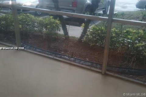 Condo in Tamarac, Florida, 1 bedroom  № 2012999 - photo 18