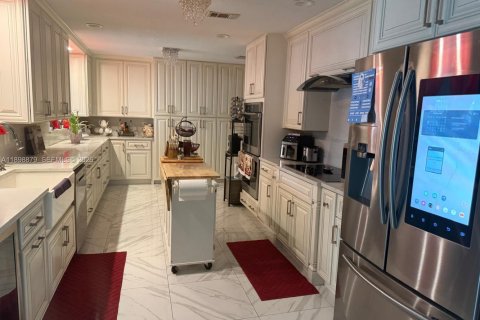 Villa ou maison à vendre à Royal Palm Beach, Floride: 4 chambres, 177.63 m2 № 2081620 - photo 3