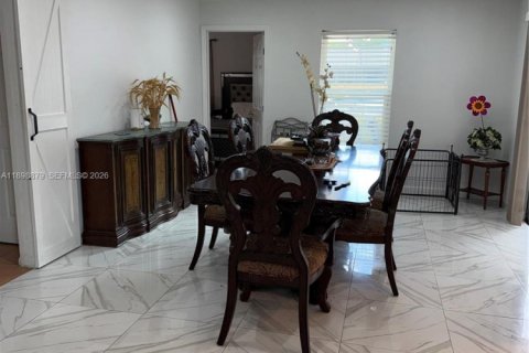 Villa ou maison à vendre à Royal Palm Beach, Floride: 4 chambres, 177.63 m2 № 2081620 - photo 9